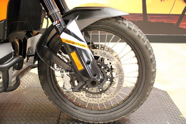 2023 KTM Adventure 890