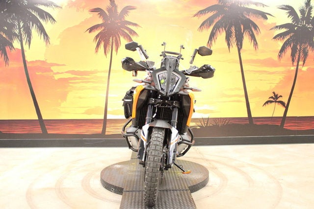 2023 KTM Adventure 890