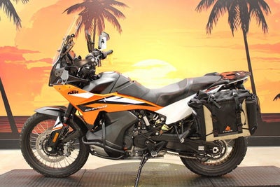 2023 KTM Adventure 890