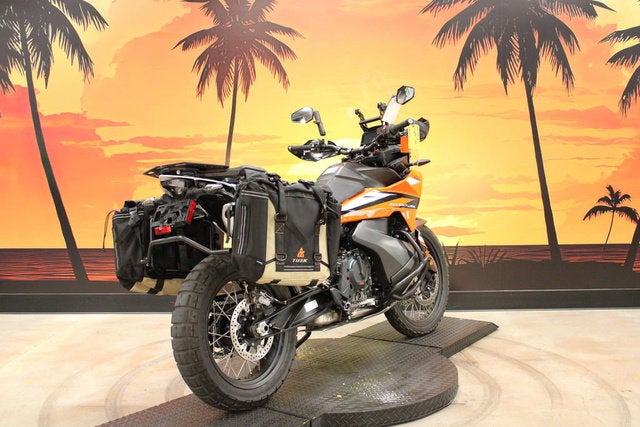 2023 KTM Adventure 890