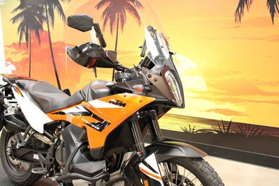 2023 KTM Adventure 890