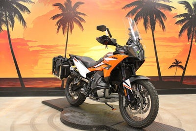 2023 KTM Adventure 890