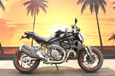2018 DUCATI M821 Base