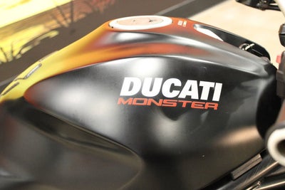 2018 DUCATI M821 Base