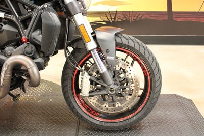 2018 DUCATI M821 Base