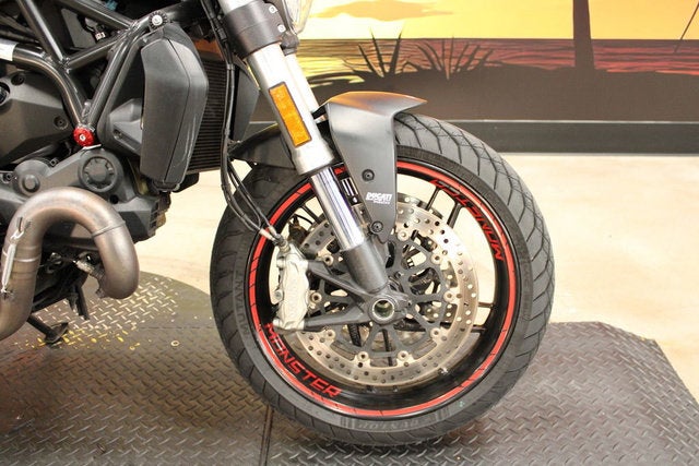 2018 DUCATI M821 Base