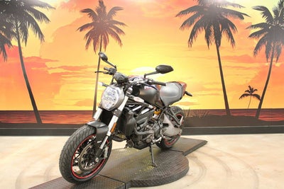 2018 DUCATI M821 Base