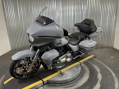 2025 Harley-Davidson® Street Glide Ultra 
