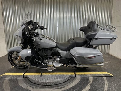 2025 Harley-Davidson® Street Glide Ultra 
