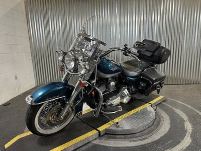 2004 Harley-Davidson® Road King Classic 