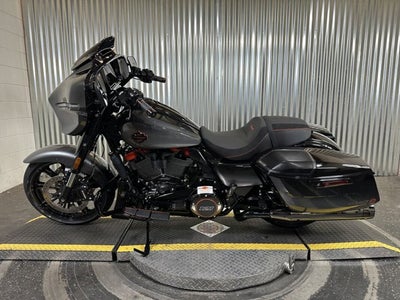 2025 Harley-Davidson® CVO Street Glide 
