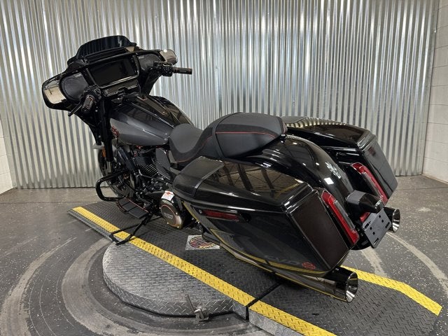 2025 Harley-Davidson® CVO Street Glide 