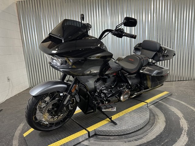 2025 Harley-Davidson® CVO Road Glide 