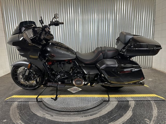 2025 Harley-Davidson® CVO Road Glide 