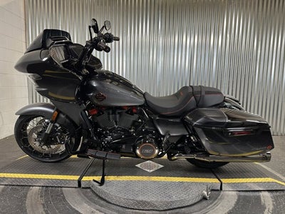 2025 Harley-Davidson® CVO Road Glide 