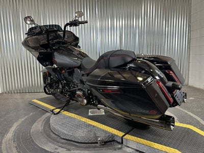 2025 Harley-Davidson® CVO Road Glide 