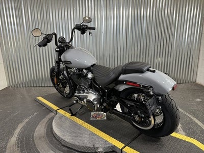2025 Harley-Davidson® Street Bob 