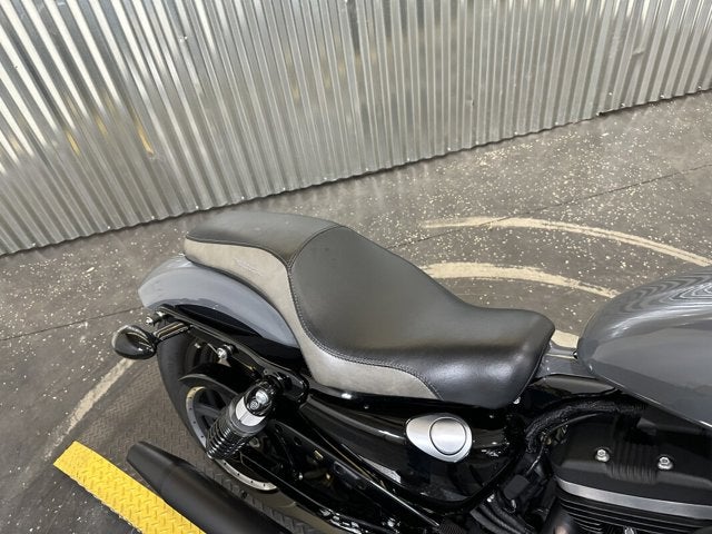 2022 Harley-Davidson® Iron 883 