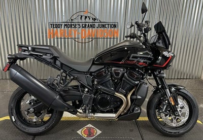 2025 Harley-Davidson® Pan America 1250 ST 