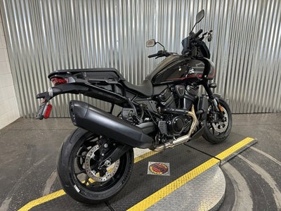 2025 Harley-Davidson® Pan America 1250 ST 