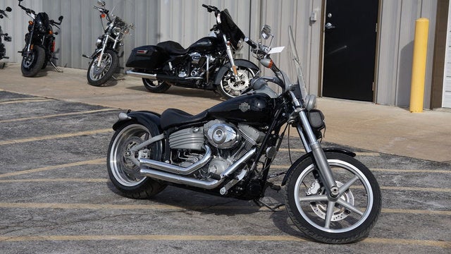 2008 Harley-Davidson FXCW - Rocker Base