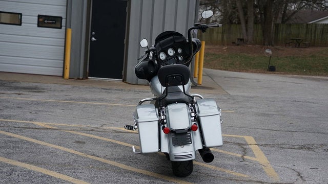 2010 Harley-Davidson FLHX - Street Glide Base