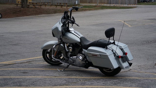 2010 Harley-Davidson FLHX - Street Glide Base