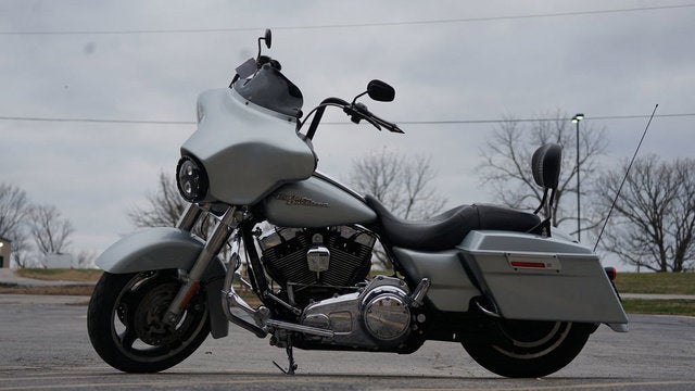 2010 Harley-Davidson FLHX - Street Glide Base