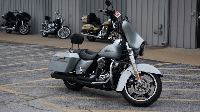 2010 Harley-Davidson FLHX - Street Glide Base