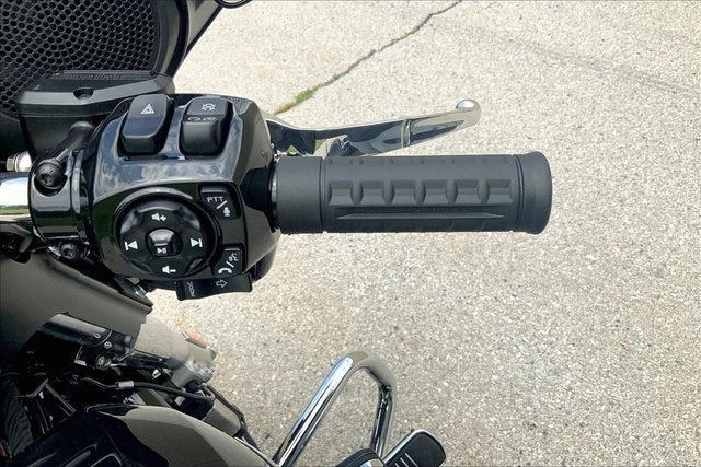 2024 Harley-Davidson FLHX - Street Glide Base