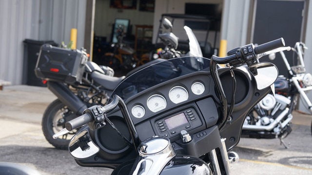 2021 Harley-Davidson FLHX - Street Glide Base