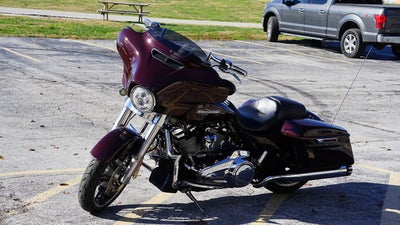 2022 Harley-Davidson FLHX - Street Glide Base