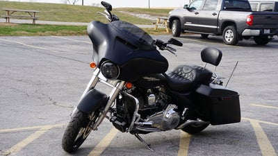 2014 Harley-Davidson FLHX - Street Glide Base