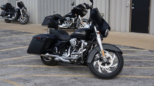 2014 Harley-Davidson FLHX - Street Glide Base