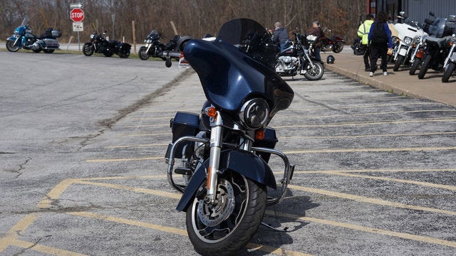 2012 Harley-Davidson FLHX - Street Glide Base