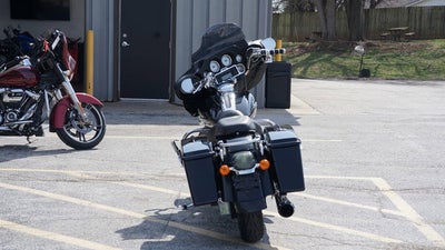 2006 Harley-Davidson FLHX - Street Glide Base