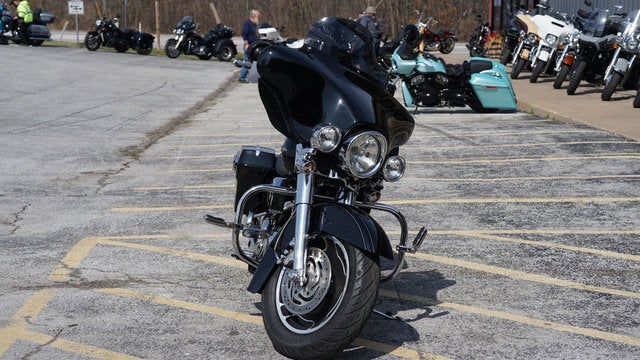 2006 Harley-Davidson FLHX - Street Glide Base