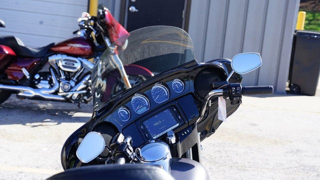 2017 Harley-Davidson FLHTK - Ultra Limited Base