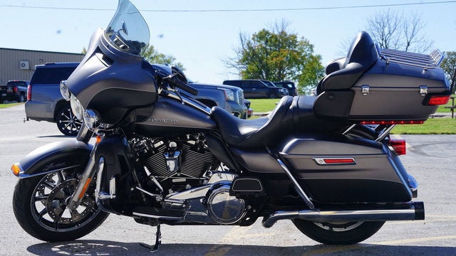 2017 Harley-Davidson FLHTK - Ultra Limited Base