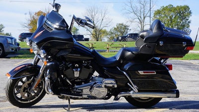 2017 Harley-Davidson FLHTK - Ultra Limited Base