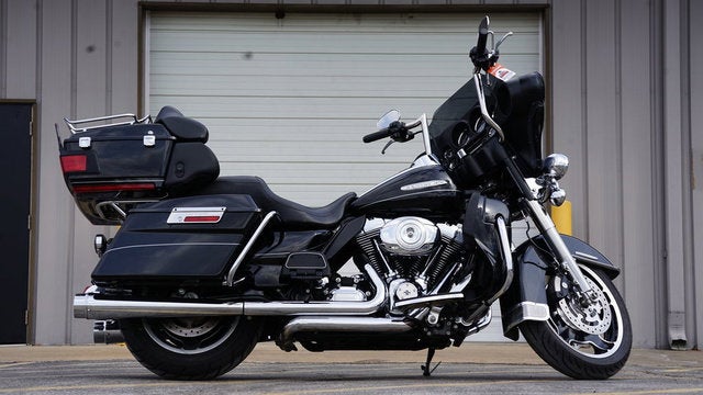 2013 Harley-Davidson FLHTK - Electra Glide Ultra Limited Base