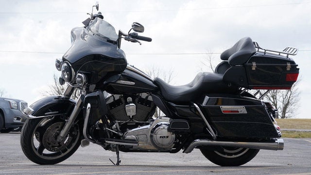2013 Harley-Davidson FLHTK - Electra Glide Ultra Limited Base