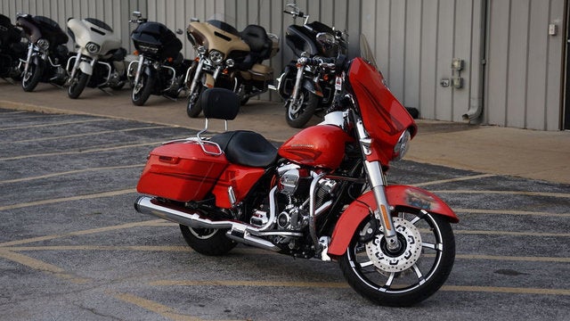 2017 Harley-Davidson FLHXS - Street Glide Special Base