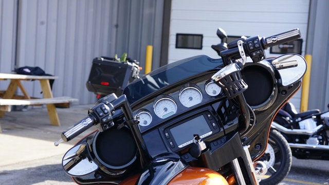 2015 Harley-Davidson FLHXS - Street Glide Special Base