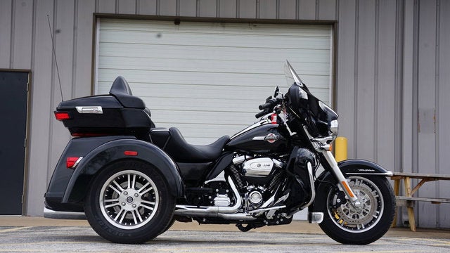 2023 Harley-Davidson FLHTCUTG - Tri Glide Ultra Base