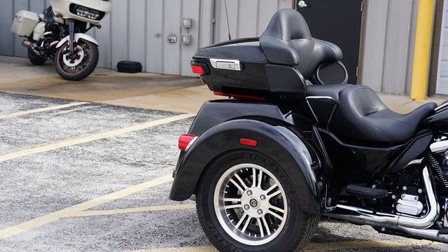 2023 Harley-Davidson FLHTCUTG - Tri Glide Ultra Base