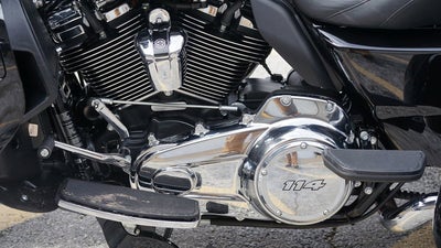 2023 Harley-Davidson FLHTCUTG - Tri Glide Ultra Base