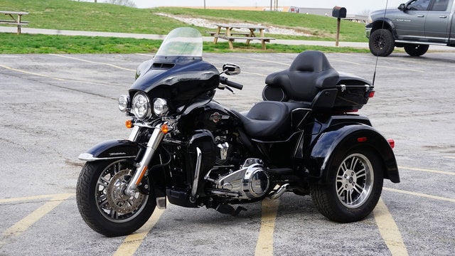2023 Harley-Davidson FLHTCUTG - Tri Glide Ultra Base