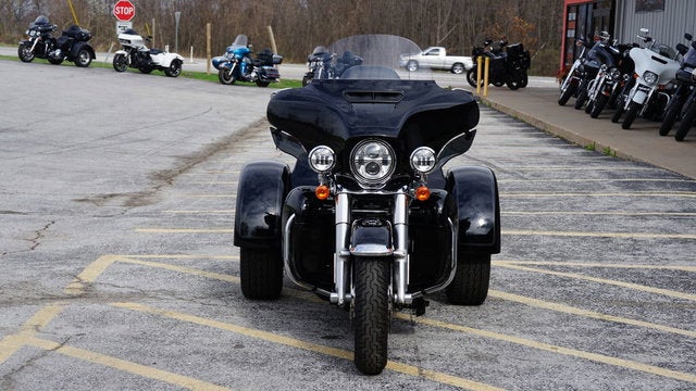 2023 Harley-Davidson FLHTCUTG - Tri Glide Ultra Base