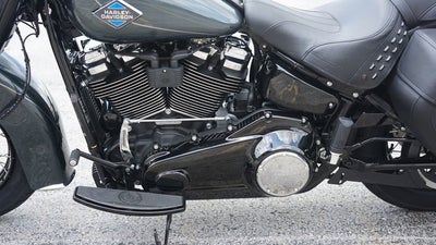 2025 Harley-Davidson Softail FLHC - Heritage Classic